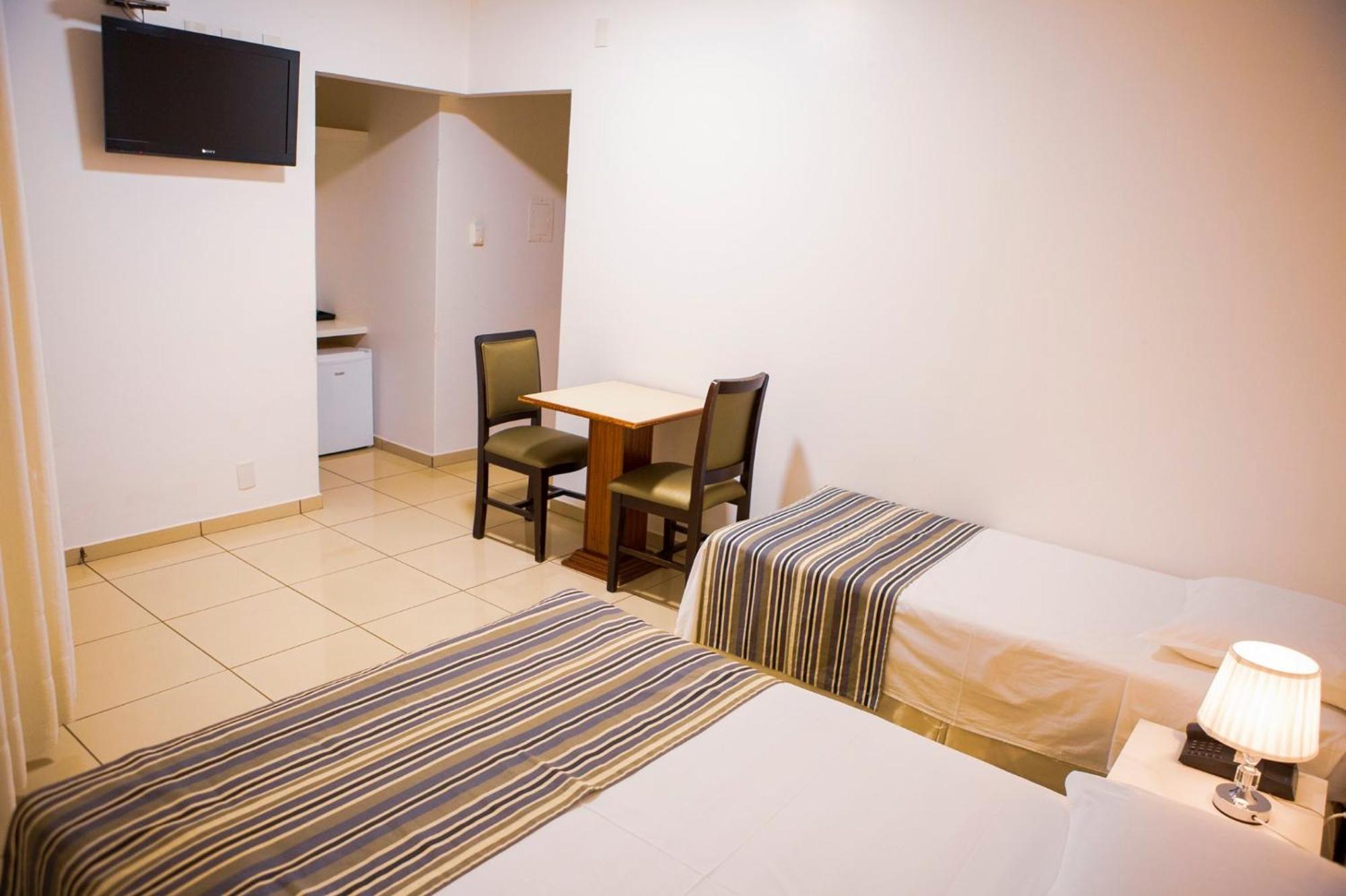 Hz Hotel 파투스 지 미나스 외부 사진